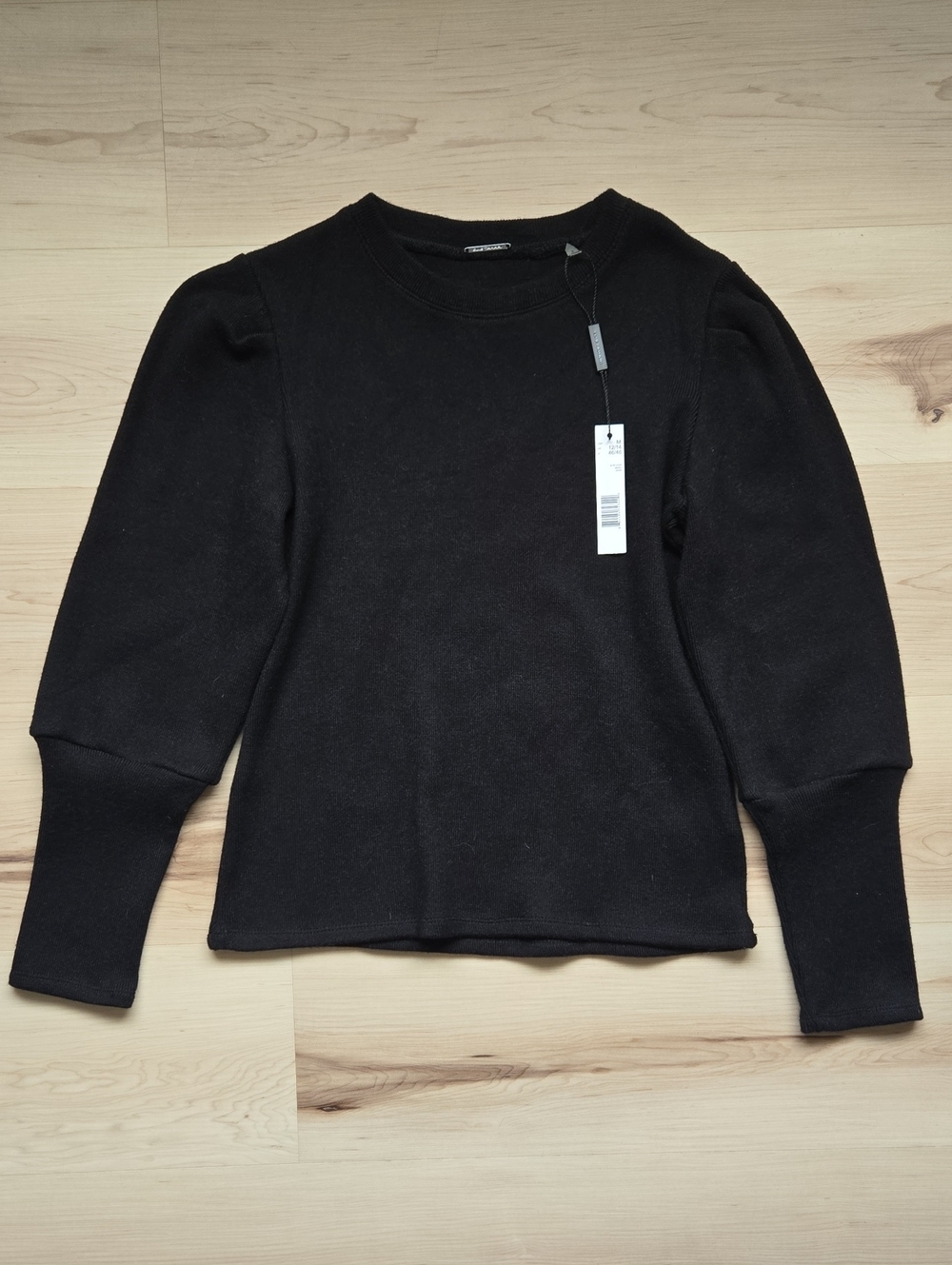 NWT Elie Tahari Sweater, Black, Size Medium